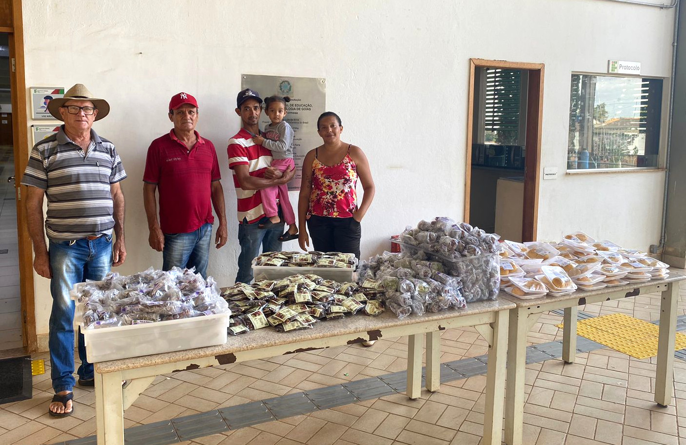 PNAE Cooperval e Natal Perozzo, fornecedores dos alimentos